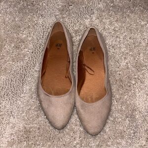H&M Women's Beige Loafers